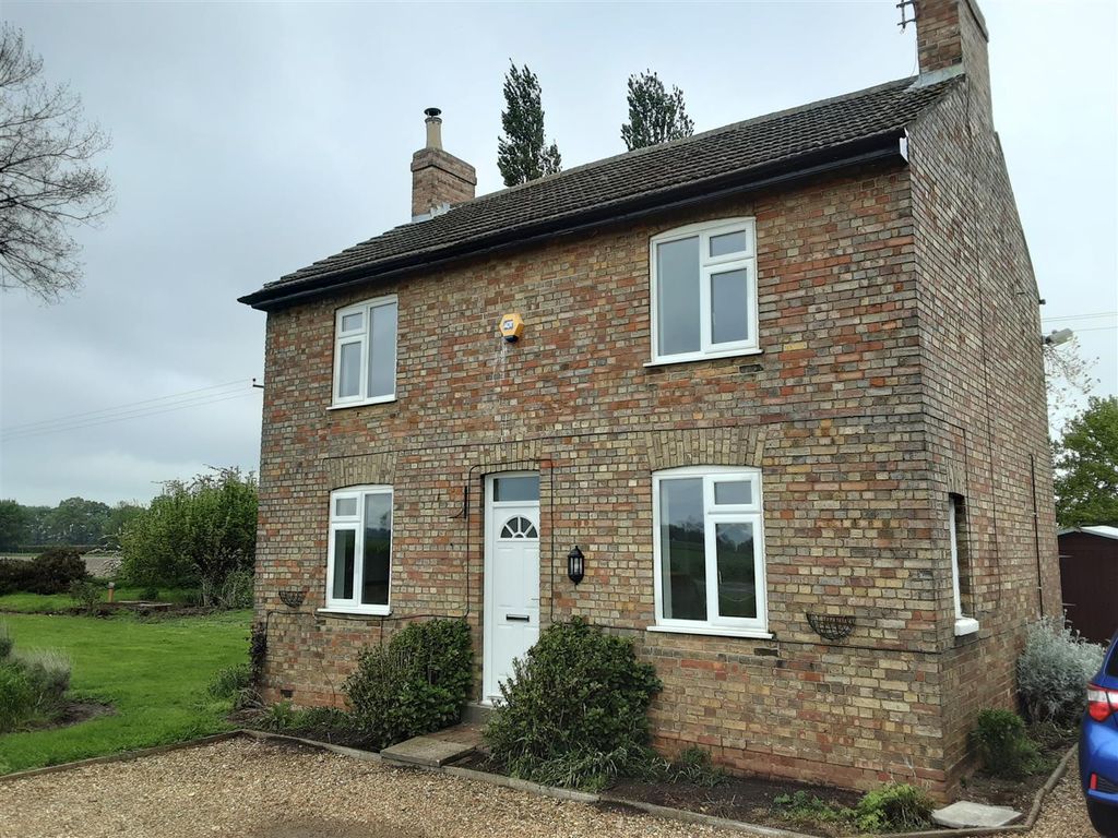 3 bed detached house to rent in Crowland Road, Thorney, Peterborough
