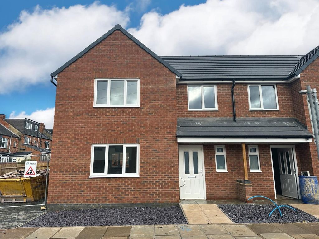 2 bed semidetached house for sale in Brookland Road, Abington