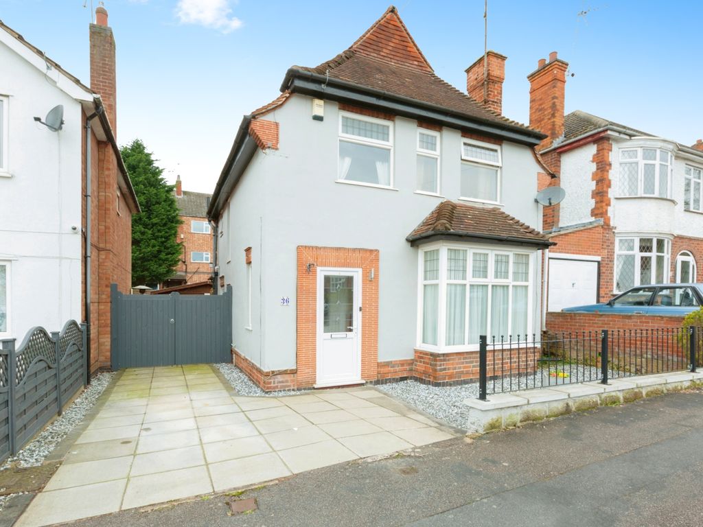 3 bed detached house for sale in Roman Road, Birstall, Leicester