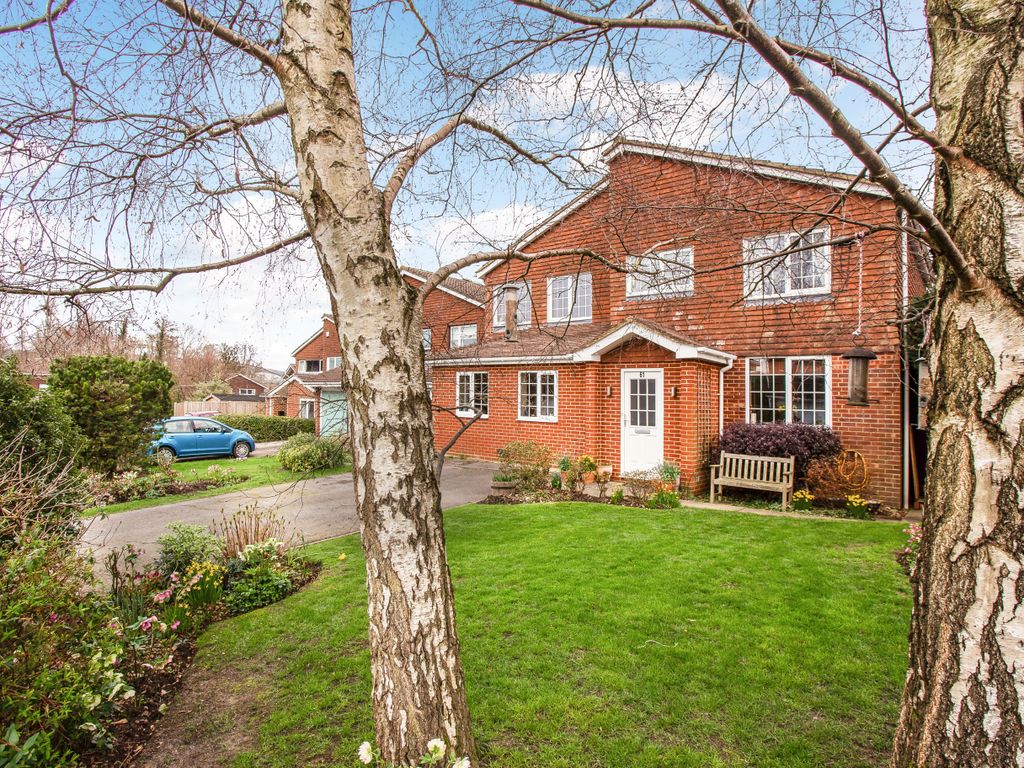 4 bed detached house for sale in Chesterfield Drive, Sevenoaks TN13, £