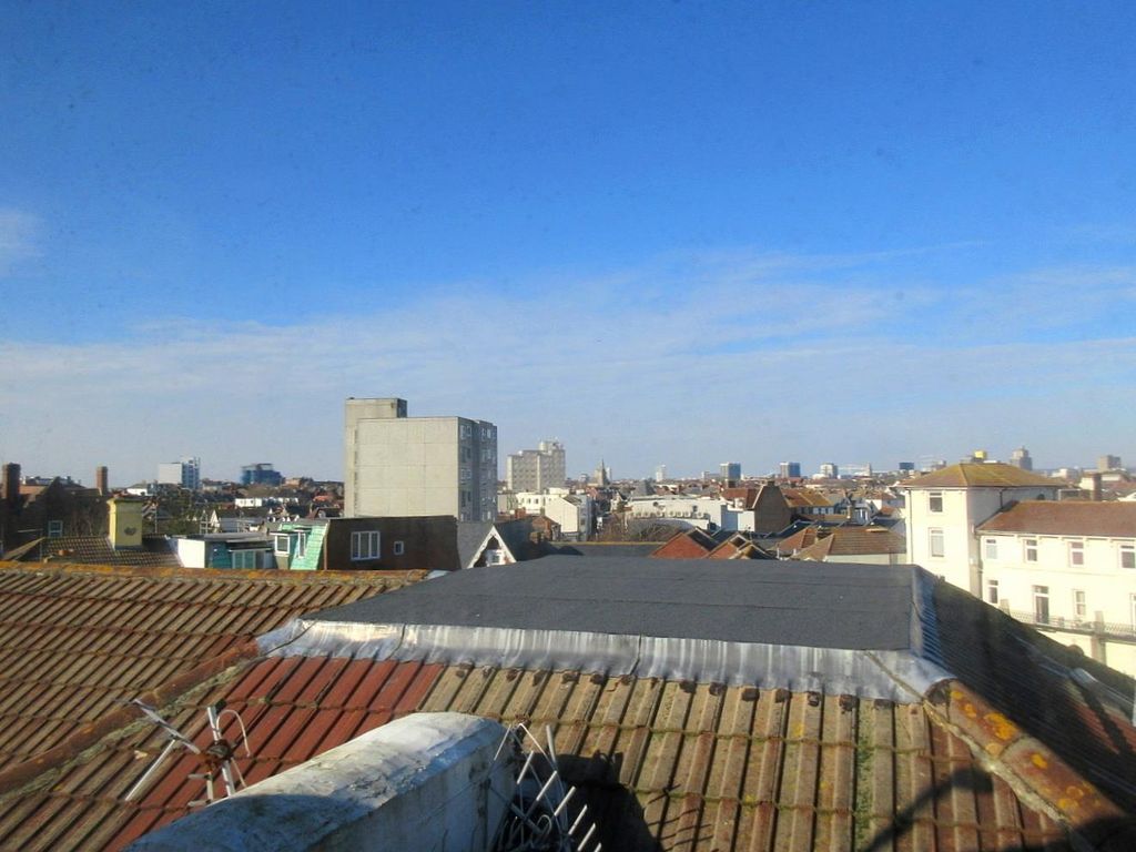 Room to rent in Clarendon Road, Southsea PO4 Zoopla
