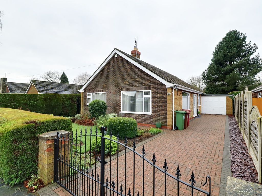 3 bed detached bungalow for sale in Lowcroft Avenue, Haxey DN9, £320,000 Zoopla