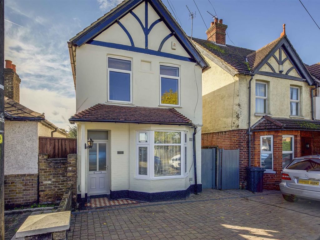 3 bed detached house for sale in Cippenham Lane, Cippenham, Slough SL1