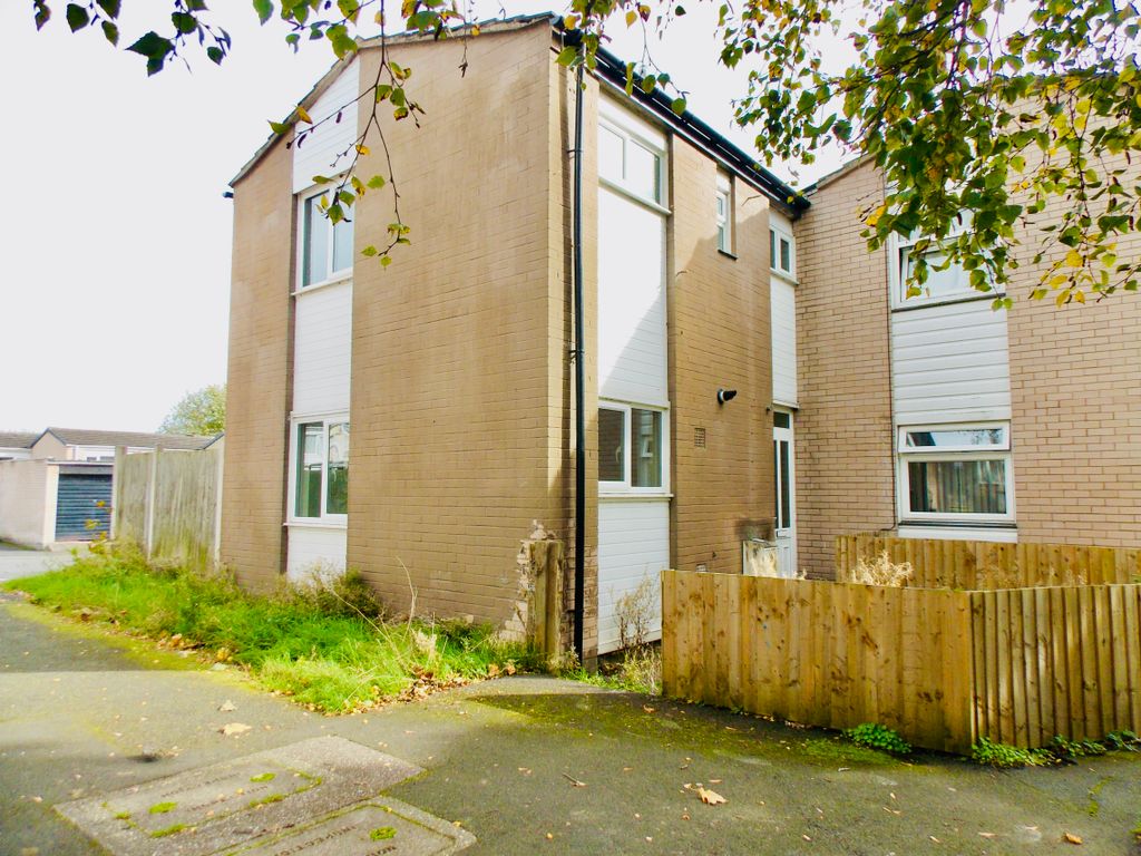 3 bed end terrace house for sale in Wellsfield. Woodside, Telford TF7