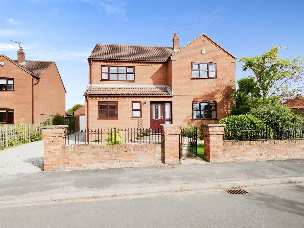 4 bed detached house for sale in Melander Gardens, Haxby, York YO32, £