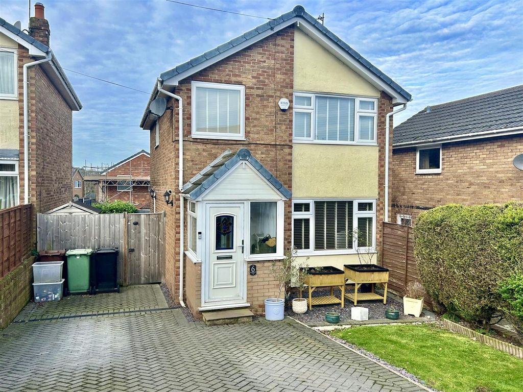 3 bed detached house for sale in Pondfields Close, Kippax, Leeds LS25