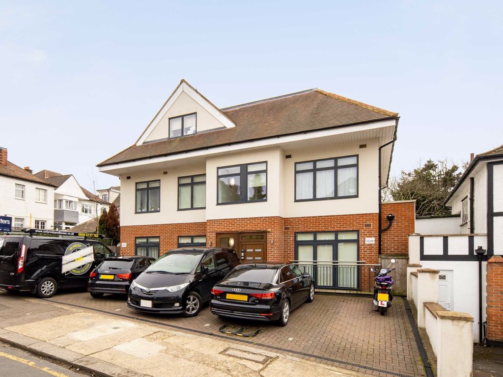 3 bed flat for sale in Graham Road, London NW4 Zoopla