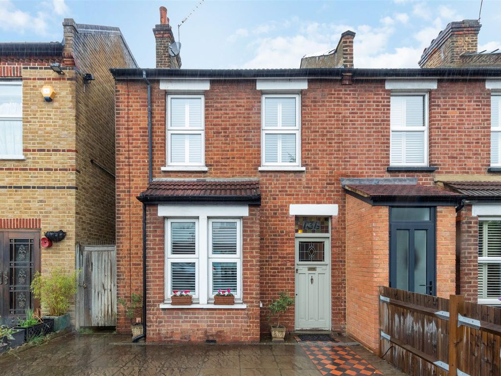 2 bed property for sale in London Road, Morden SM4, £570,000 Zoopla