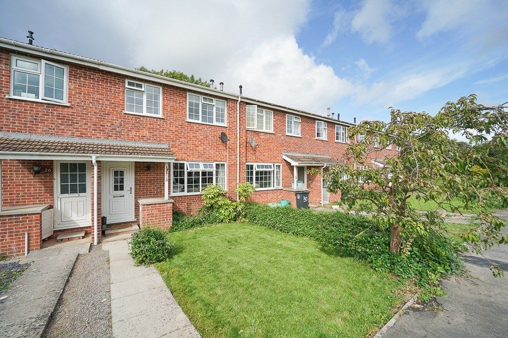 3 bed terraced house for sale in Meadow Croft, Woodside, Hutton, Weston