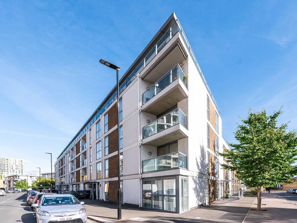 1 bed flat for sale in Banning Street, Greenwich, London SE10, £370,000
