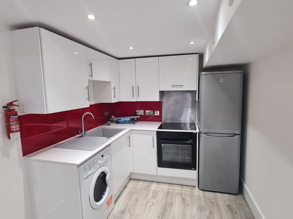 1 bed flat to rent in Greenwich South Street, Greenwich SE10, £1,700