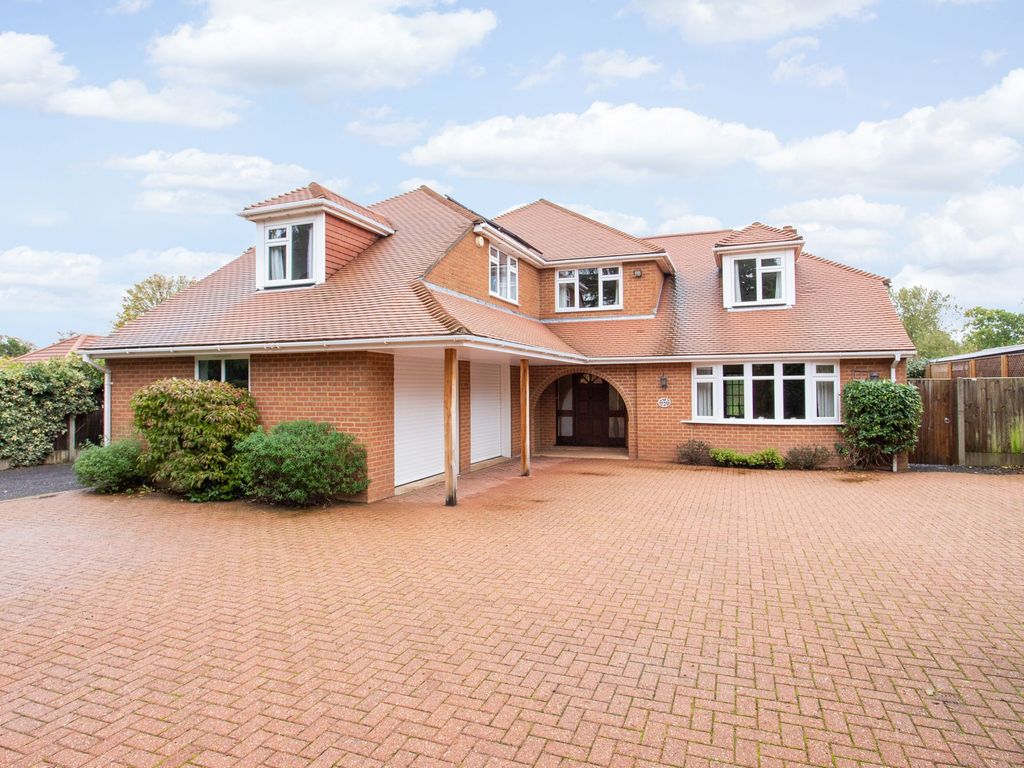 4 bed detached house for sale in Stodmarsh Road, Canterbury CT3, £