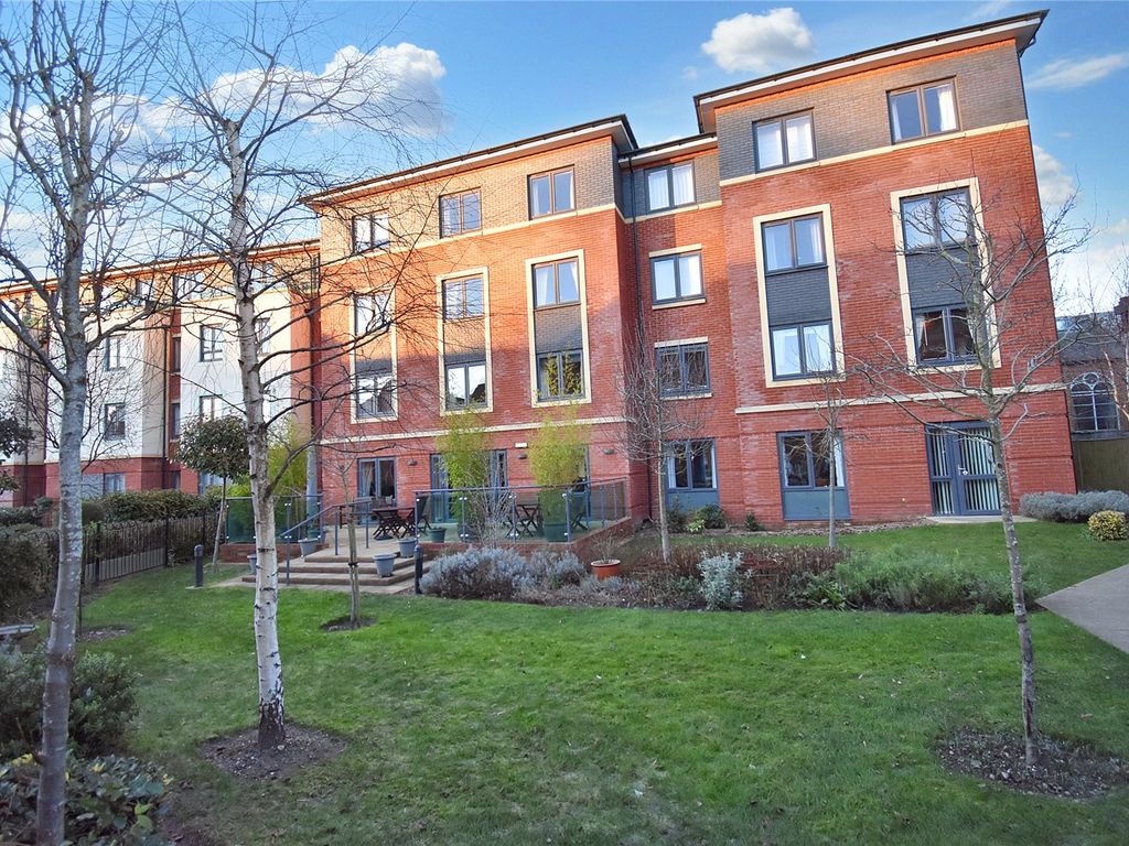 1 bed flat to rent in West Street, Newbury, Berkshire RG14, £1,000 pcm