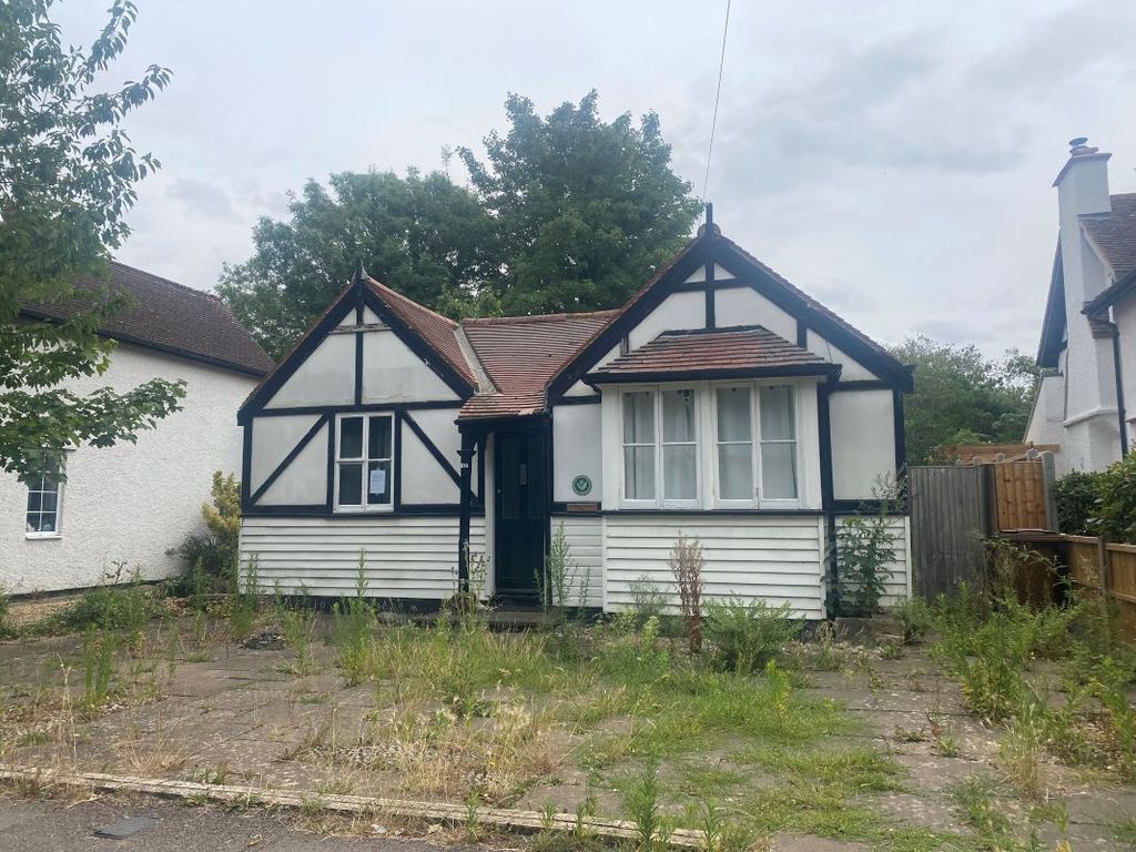 2 bed detached bungalow for sale in 211 Icknield Way, Letchworth Garden