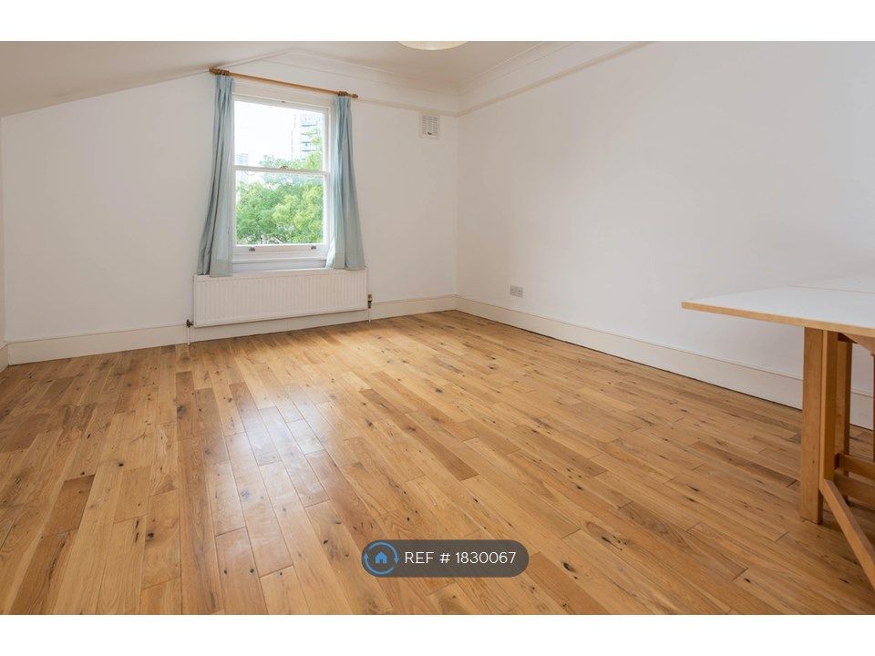 2 bed flat to rent in Cranwich Road, Manor House, Stoke Newington