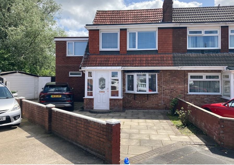 4 bed semidetached house for sale in Windsor Park Road, Aintree