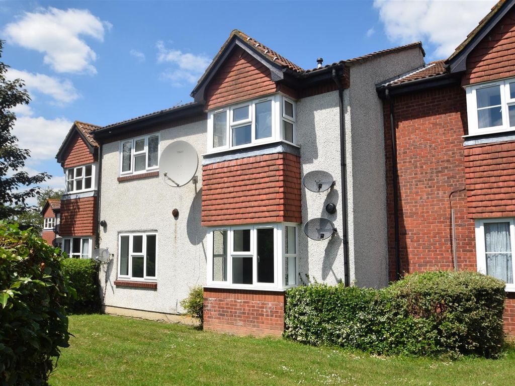 Studio to rent in Clarkes Drive, Uxbridge, Middlesex UB8 Zoopla