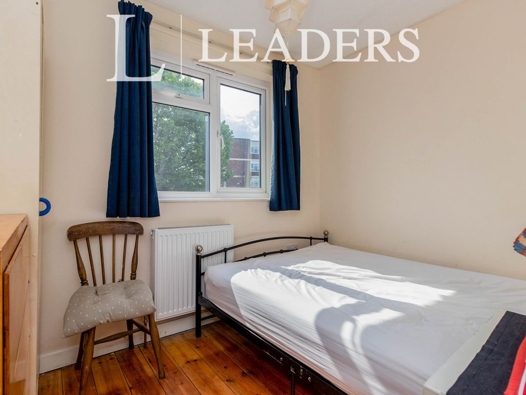 Room to rent in The Retreat, Surbiton KT5 Zoopla