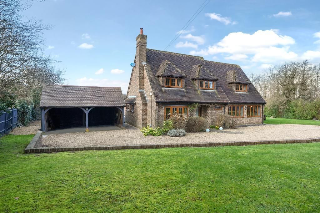 4 bed detached house for sale in Goudhurst Road, Marden, Kent TN12, £