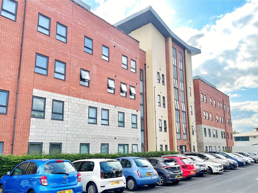 2 bed flat for sale in Victoria Avenue East, Blackley, Manchester