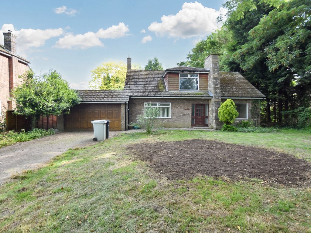 4 bed bungalow for sale in Vicarage Lane, Wainfleet St Mary PE24, £