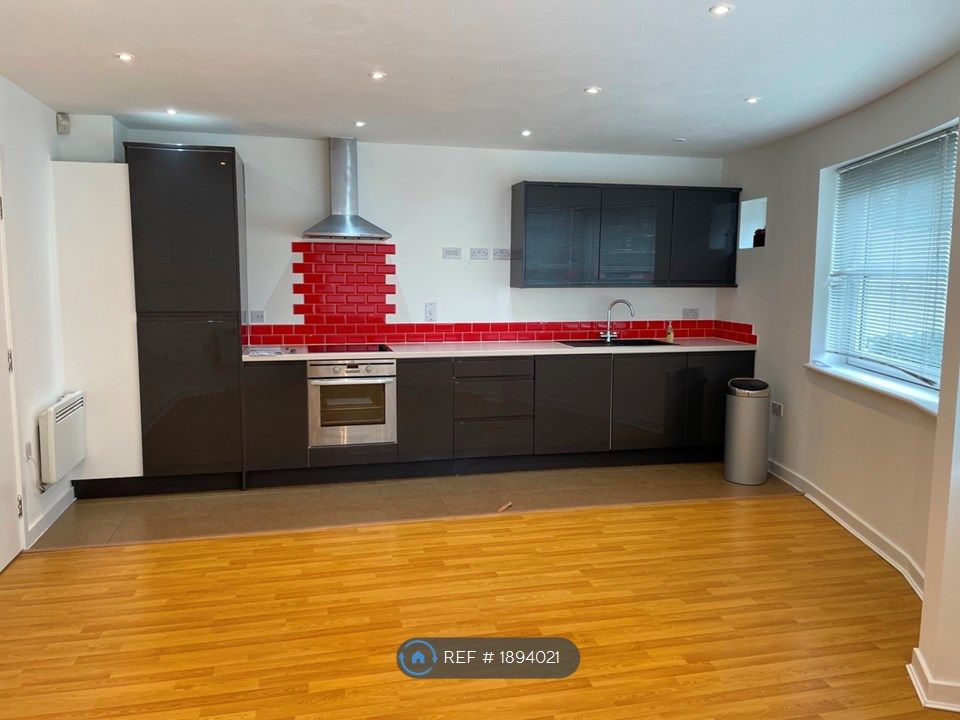 1 bed flat to rent in Buick House, Kingston Upon Thames KT2, £1,490 pcm