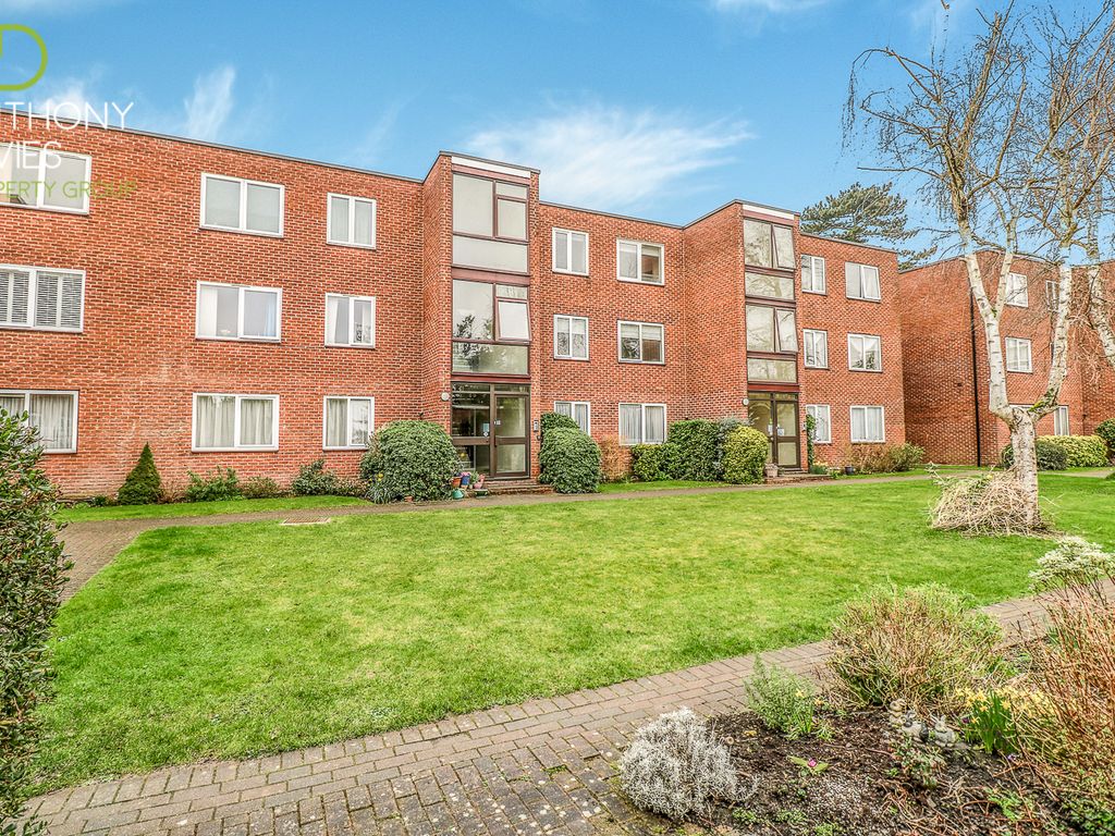 2 bed flat for sale in Eversley Lodge, Park View, Hoddesdon EN11 Zoopla