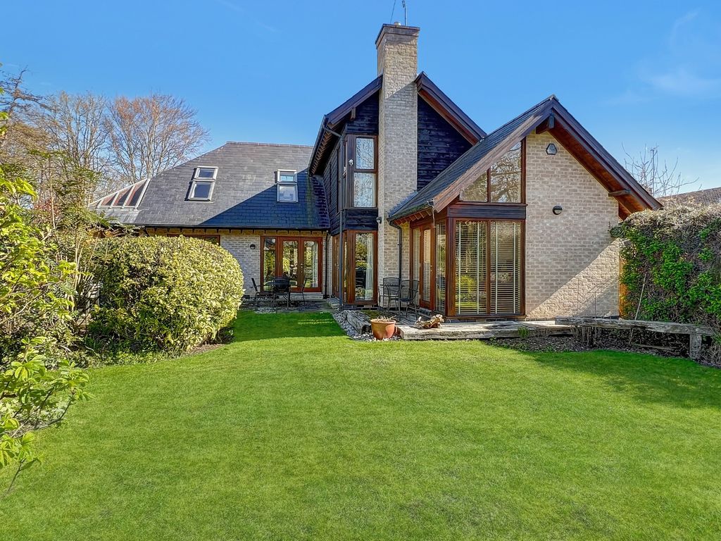 4 bed detached house for sale in Doctors Close, Impington, Cambridge
