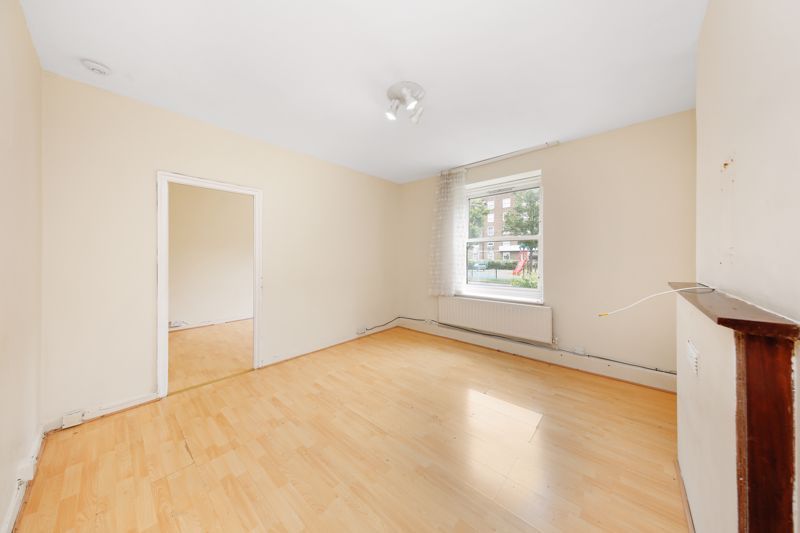 2 bed flat for sale in Stamford Hill, London N16, £350,000 Zoopla