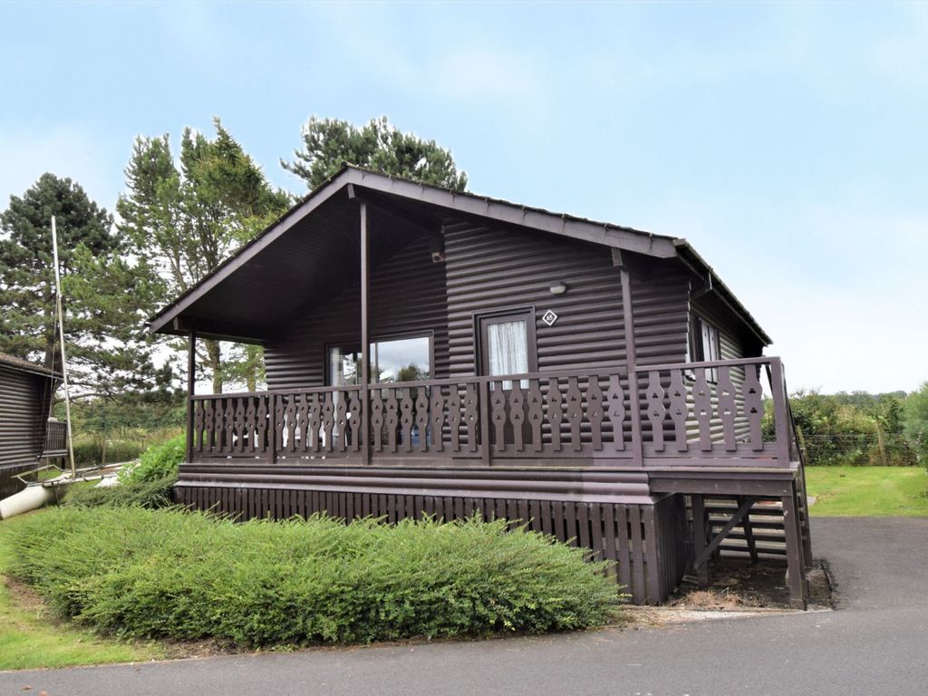 2 Bed Lodge For Sale In Pine Lake Resort Carnforth La6 Zoopla