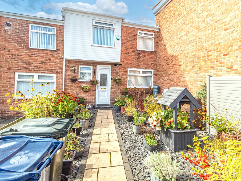 2 bed terraced house for sale in Dobson Close, Newcastle Upon Tyne NE4, £145,000 Zoopla