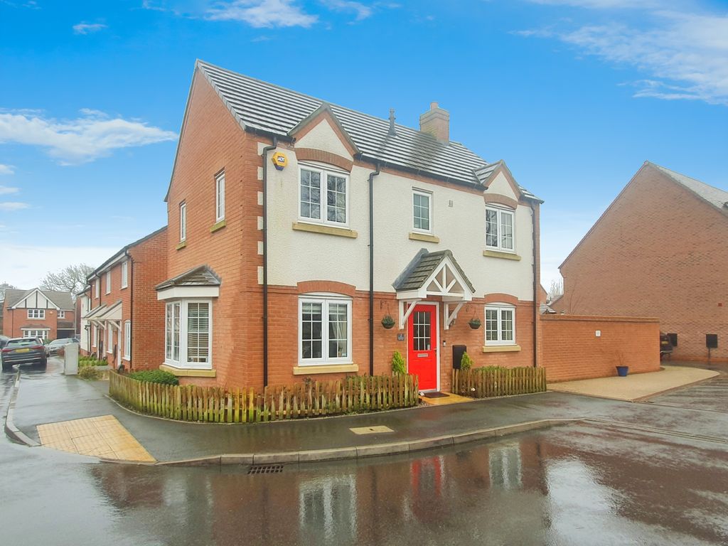 3 bed detached house for sale in Burnham Road, Wythall, Birmingham B47