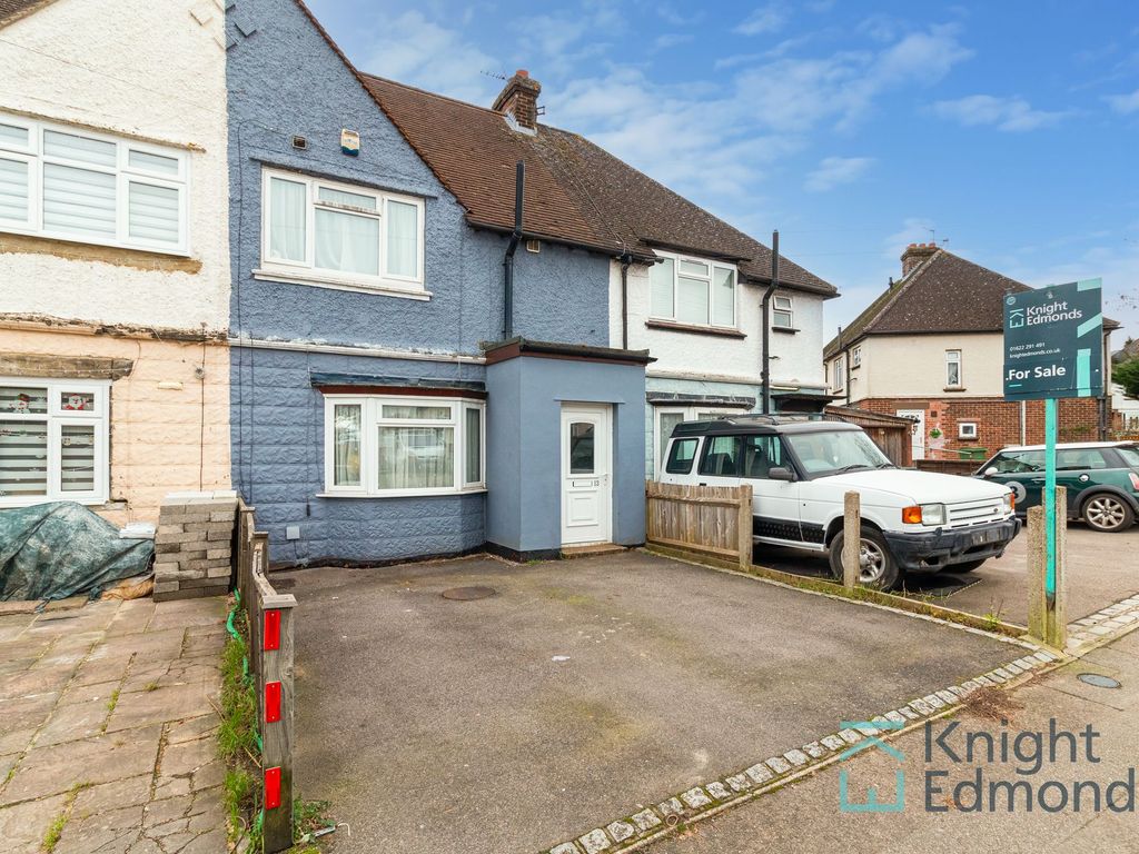 3 bed terraced house for sale in West Park Road, Maidstone ME15, £
