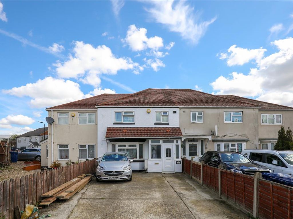 3 bed terraced house for sale in Hill Rise, Greenford UB6, £550,000