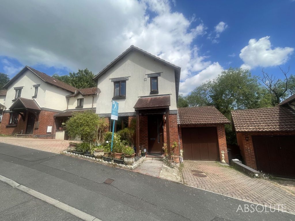 3 bed end terrace house for sale in Mariners Way, Paignton TQ3, £