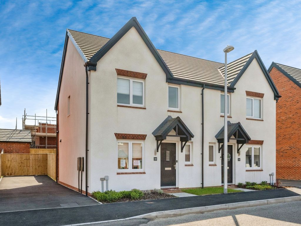 New home, 3 bed semidetached house for sale in Rhodfa Gelli Aur