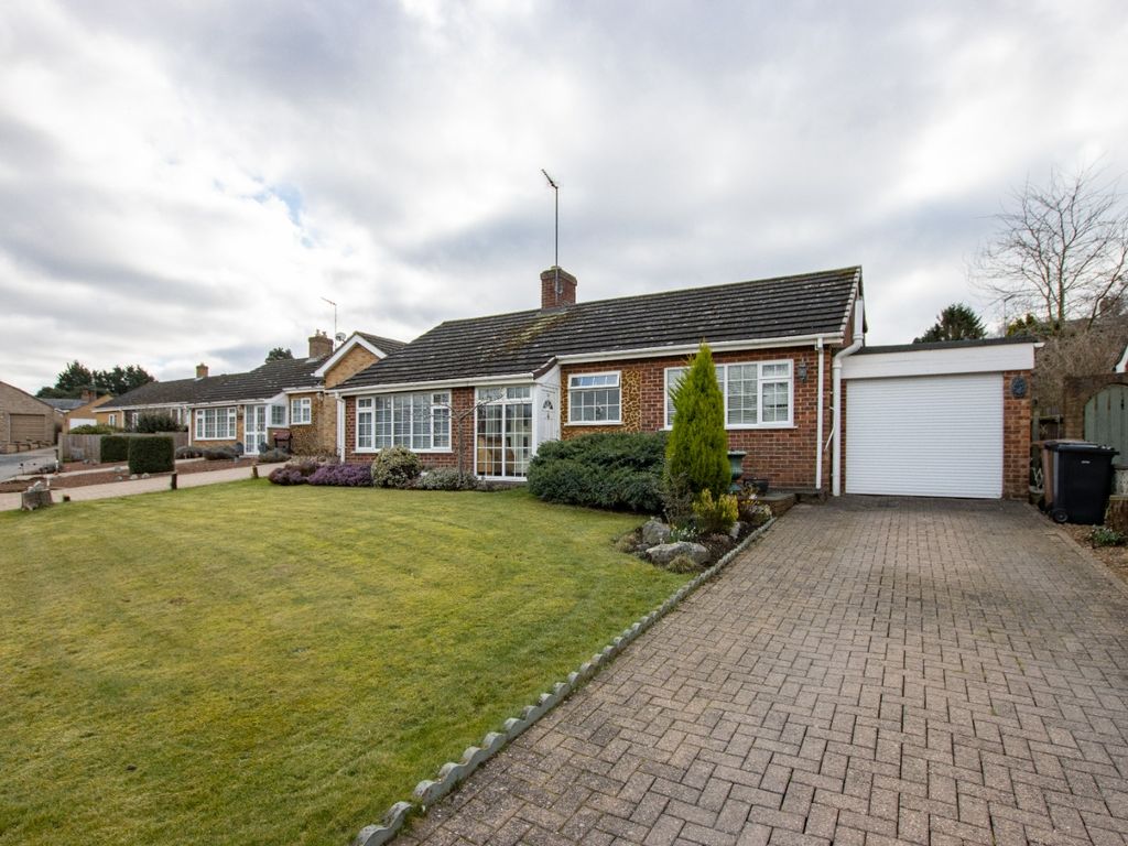 2 bed detached bungalow for sale in Briar Close, South Wootton, King's