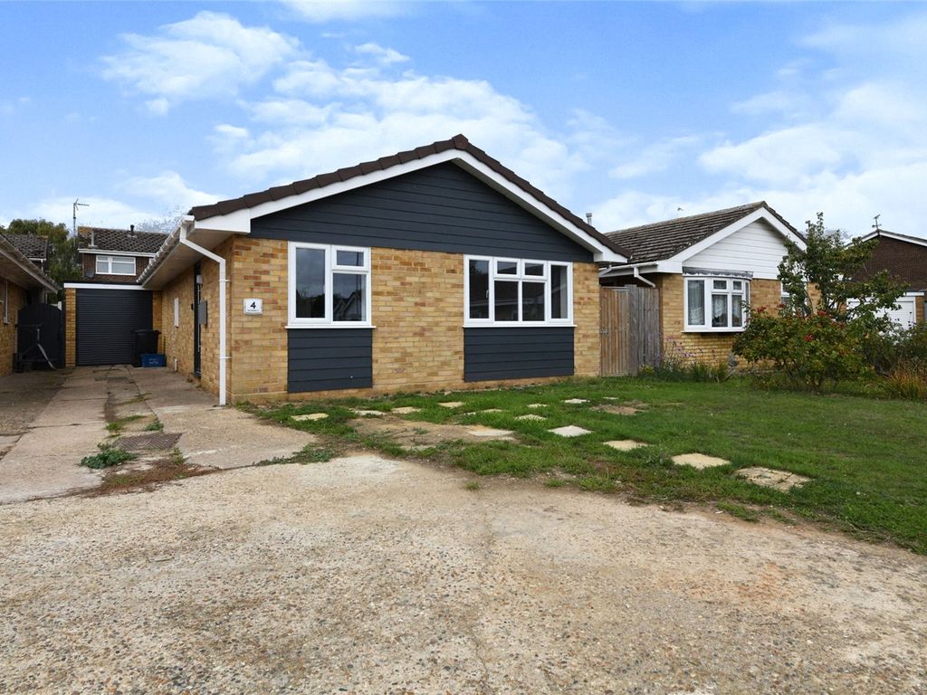 2 bed bungalow for sale in Lime Way, BurnhamOnCrouch CM0 Zoopla