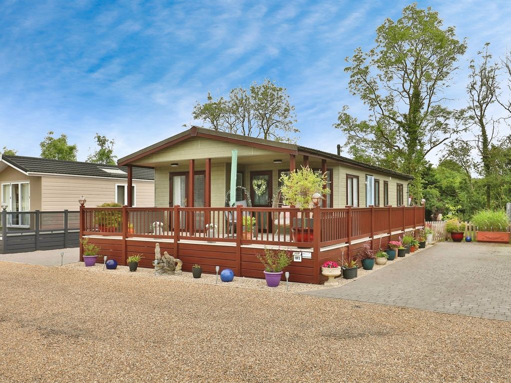 2 bed detached bungalow for sale in Dereham Road, Yaxham, Dereham NR19