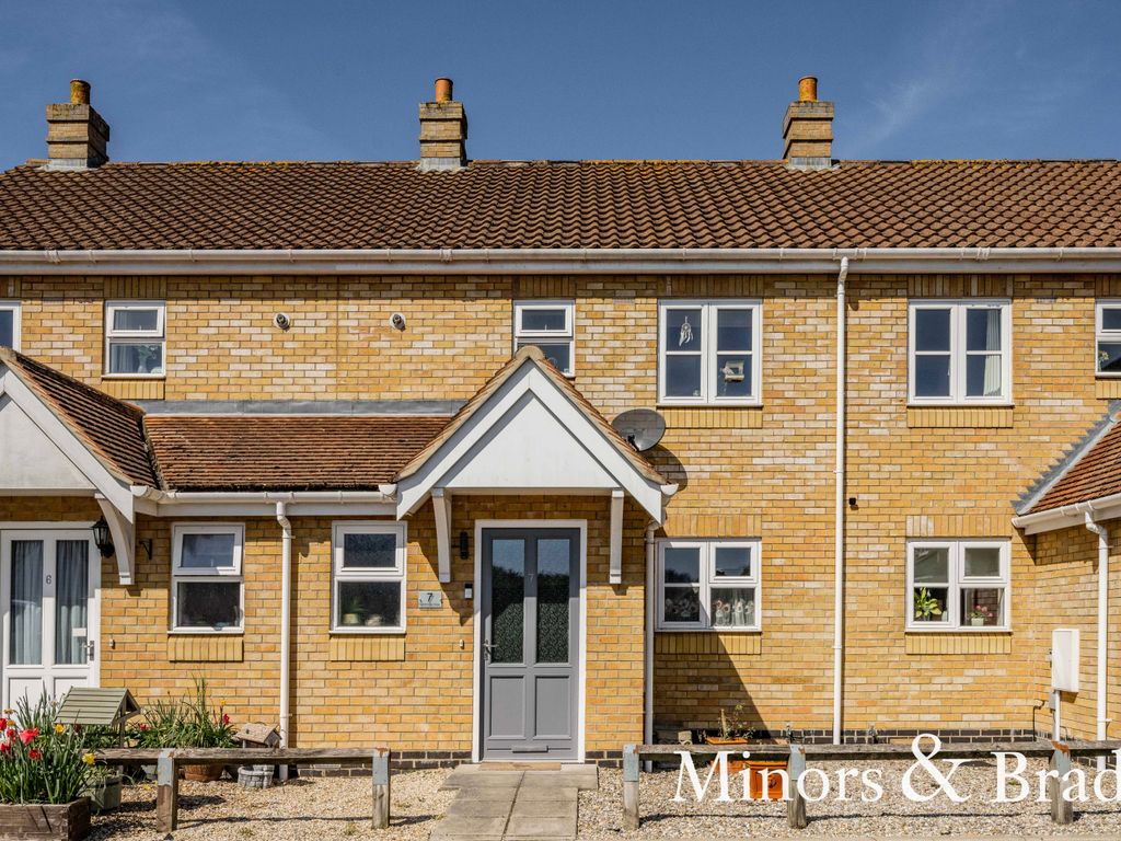 2 bed terraced house for sale in Bainbridge Close, North Walsham NR28