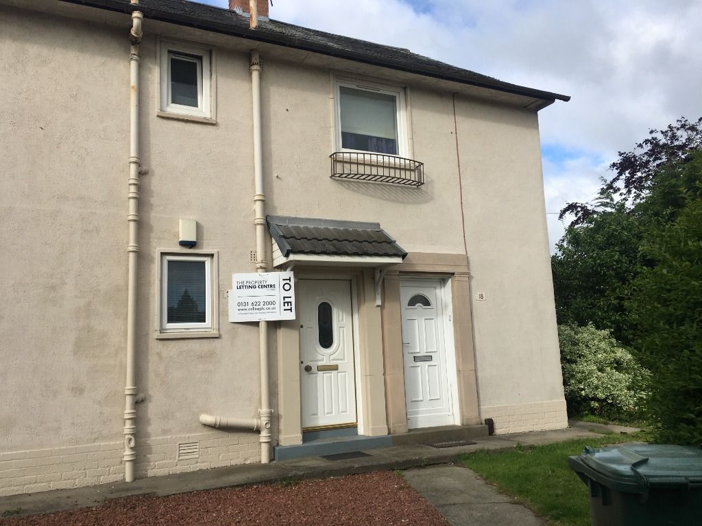 2 bed property to rent in Ochiltree Gardens, Liberton, Edinburgh EH16