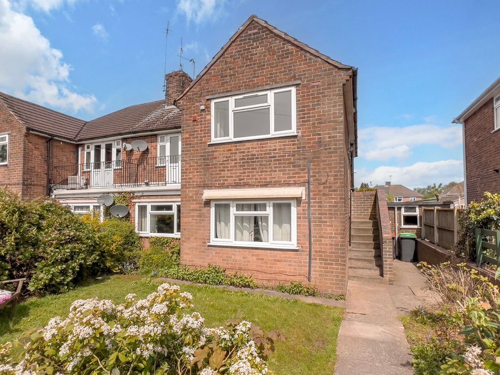 2 bed flat to rent in Western Avenue, KirkbyInAshfield NG17, £625 pcm