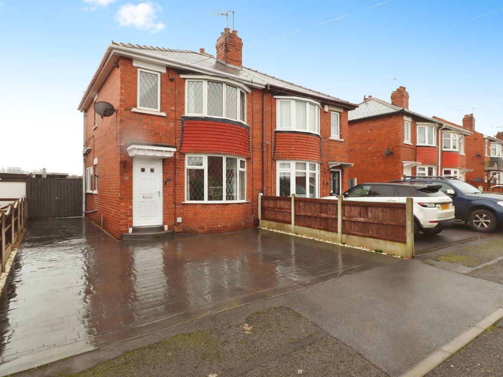 3 bed semidetached house for sale in Ingleborough Drive, Doncaster DN5