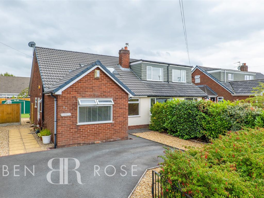 3 bed semidetached bungalow for sale in Lever House Lane, Leyland PR25