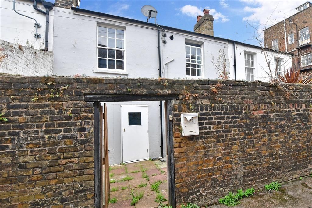 2 bed flat for sale in Spencer Square, Ramsgate, Kent CT11 Zoopla