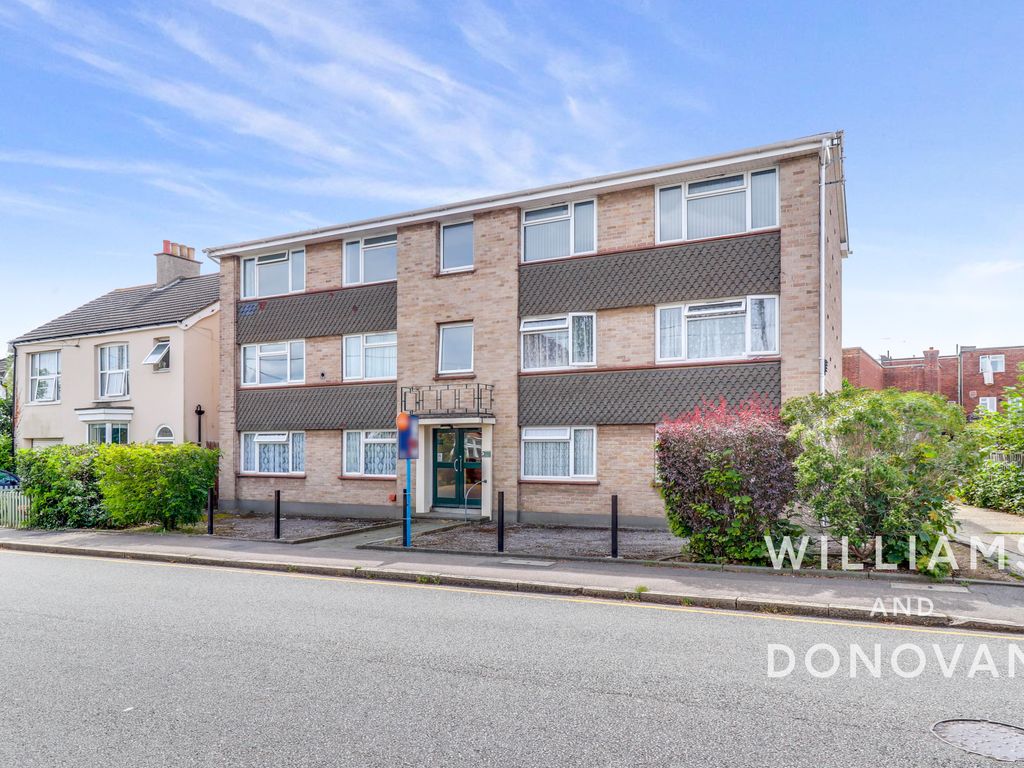 1 bed flat for sale in Church Road, Hadleigh, Benfleet SS7, £175,000