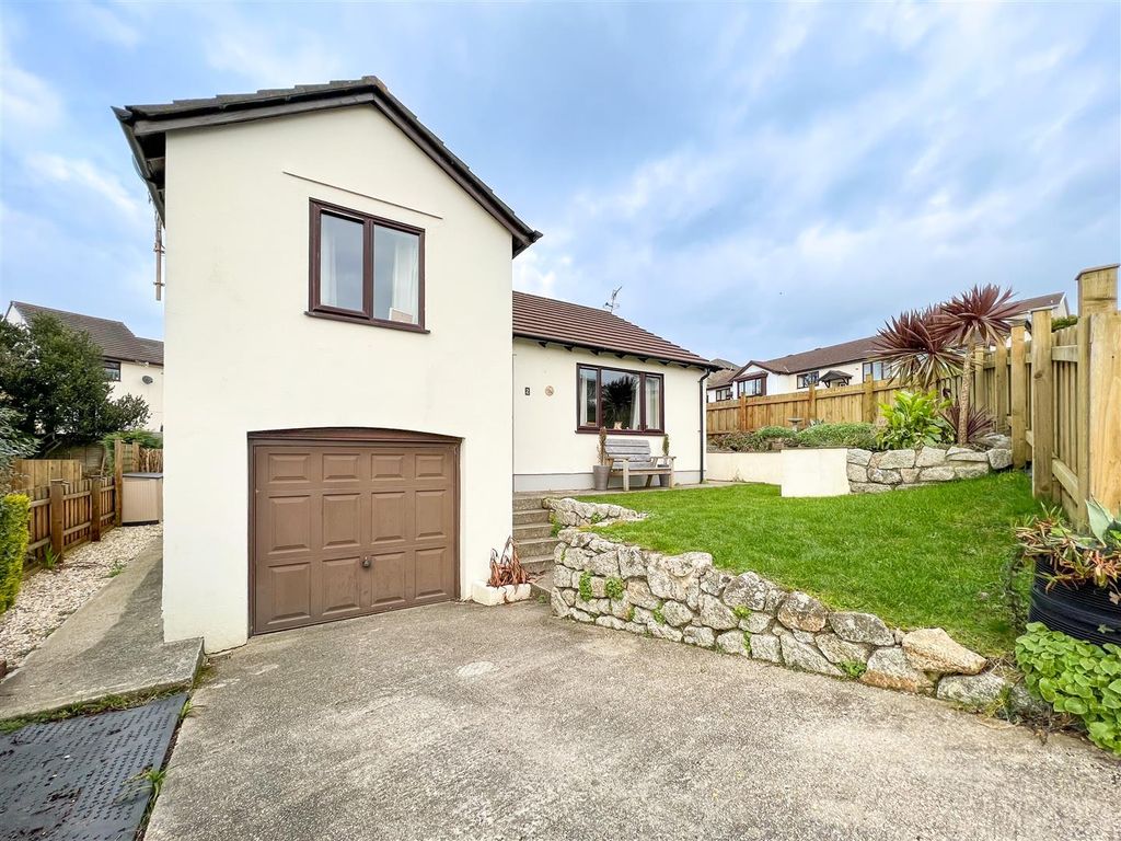 3 bed detached bungalow for sale in Tregarrick Close, Helston TR13, £