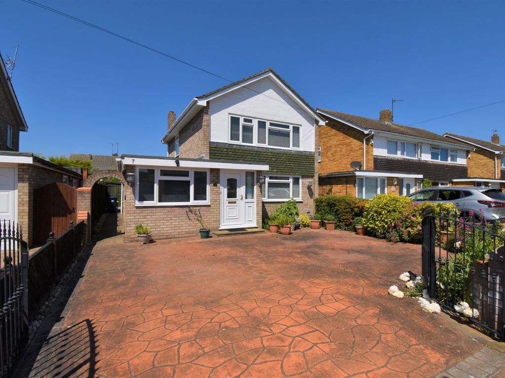 3 bed detached house for sale in Hazel Way, St. Ives, Huntingdon PE27