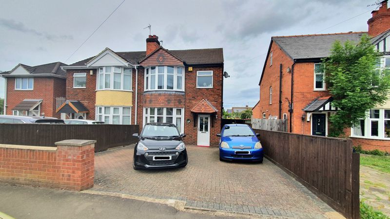 Cotteswold Road, Saintbridge, Gloucester GL4  