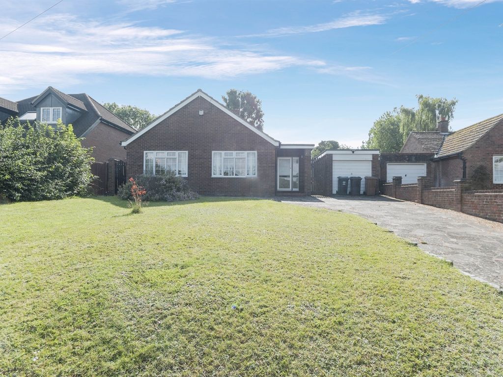 2 bed detached bungalow for sale in School Lane, Tewin, Welwyn AL6, £